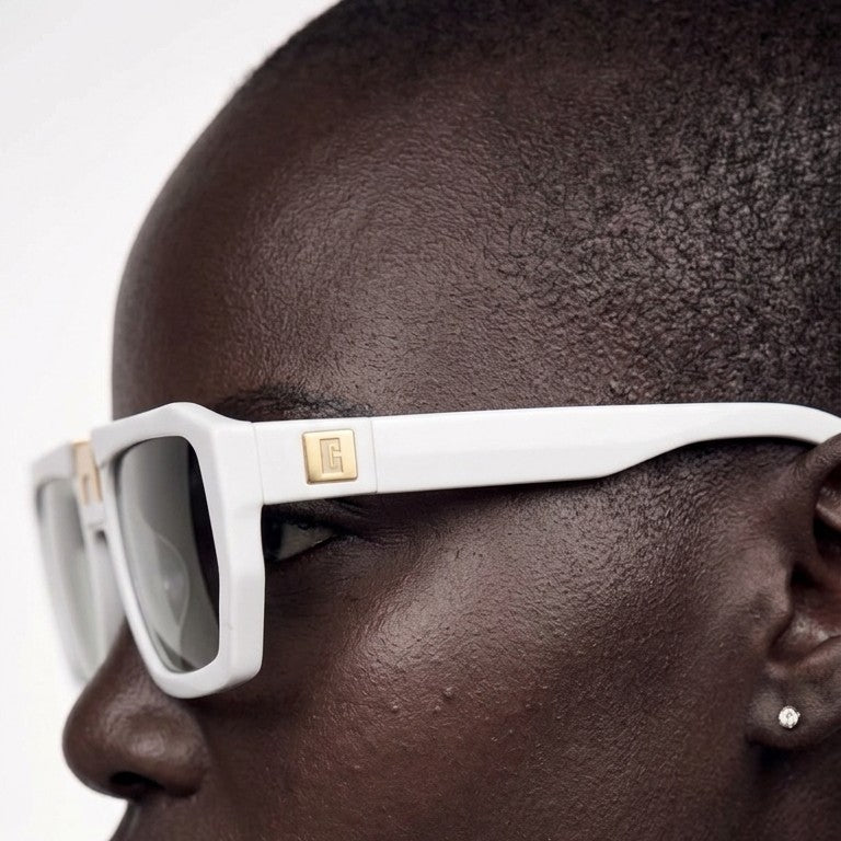 Model wearing ARIA NOIR ARCA I sunglasses in Z White