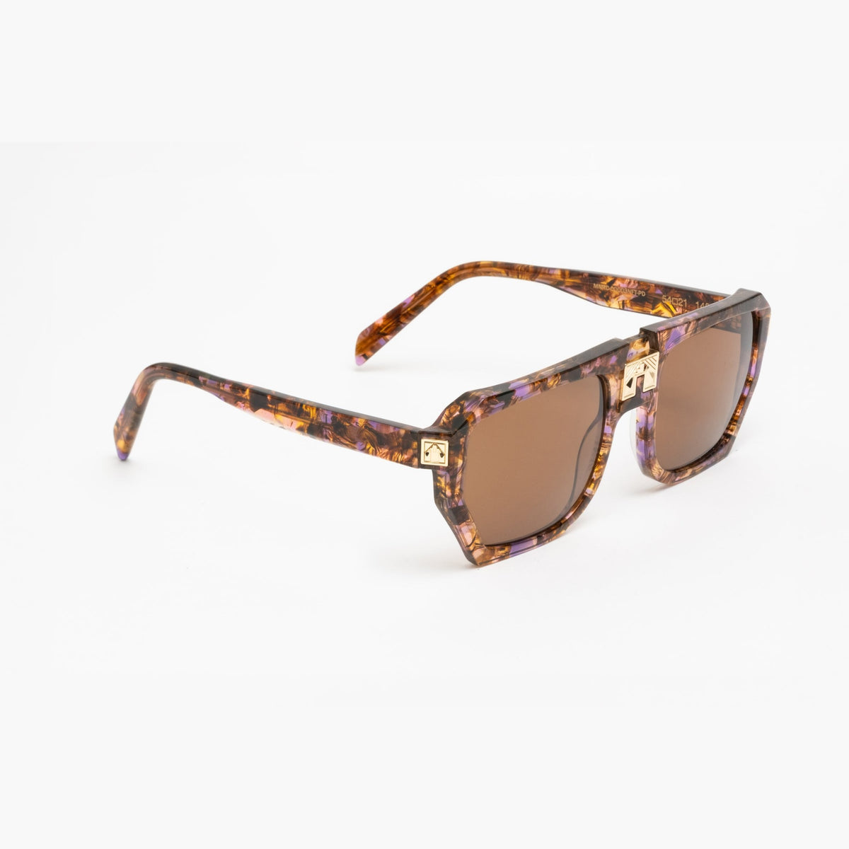 ARIA NOIR Monarca sunglasses in Pixie Dust, three quarter angle view