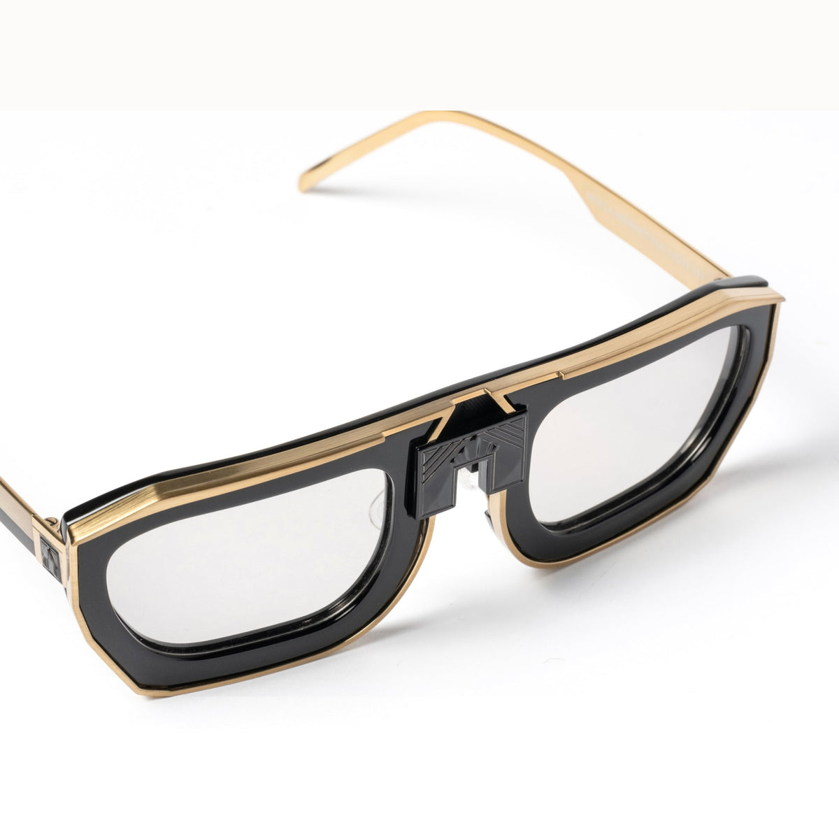 ARIA NOIR Matriarca eyewear in Midnight Noir, three quarter angle view