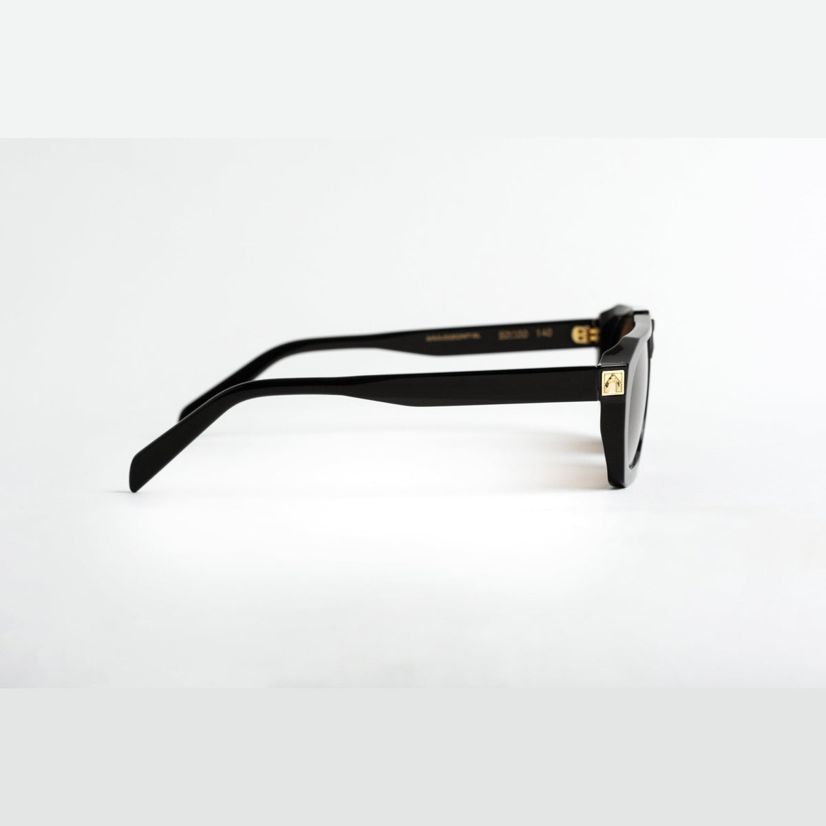 ARIA NOIR Ahava sunglasses in Noir, side profile view