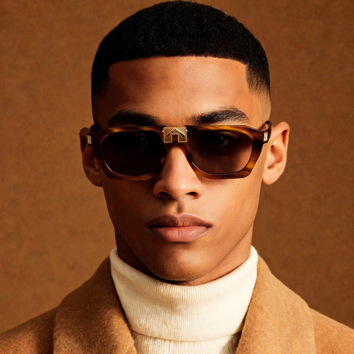 ARIA NOIR AHAVA Caramel Stripe sunglasses on model