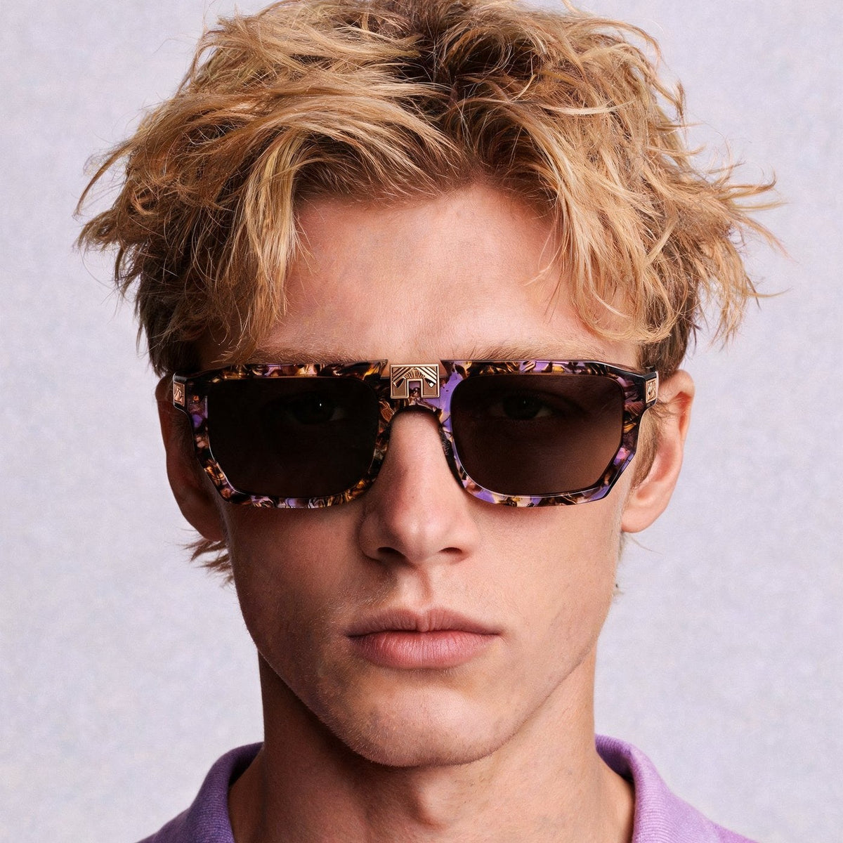 ARIA NOIR ARCA II Pixie Dust sunglasses on model