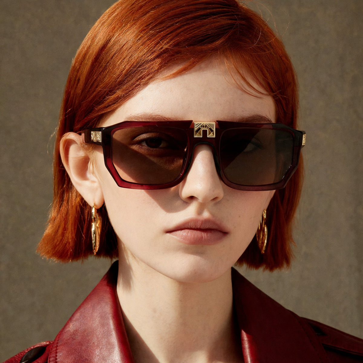 ARIA NOIR ARCA II Velvet Rose sunglasses on model