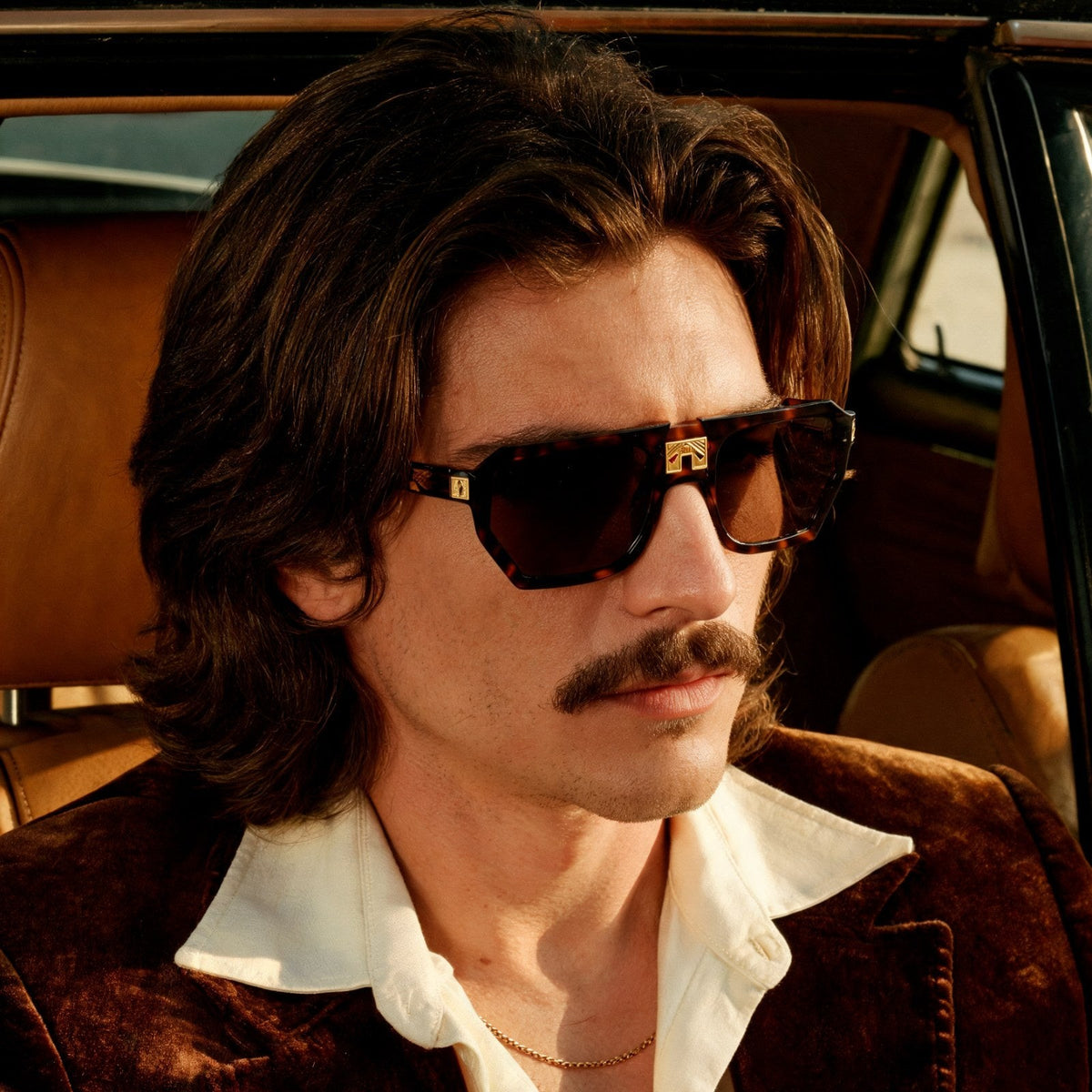 ARIA NOIR MONARCA Dark Tortoise sunglasses fall campaign