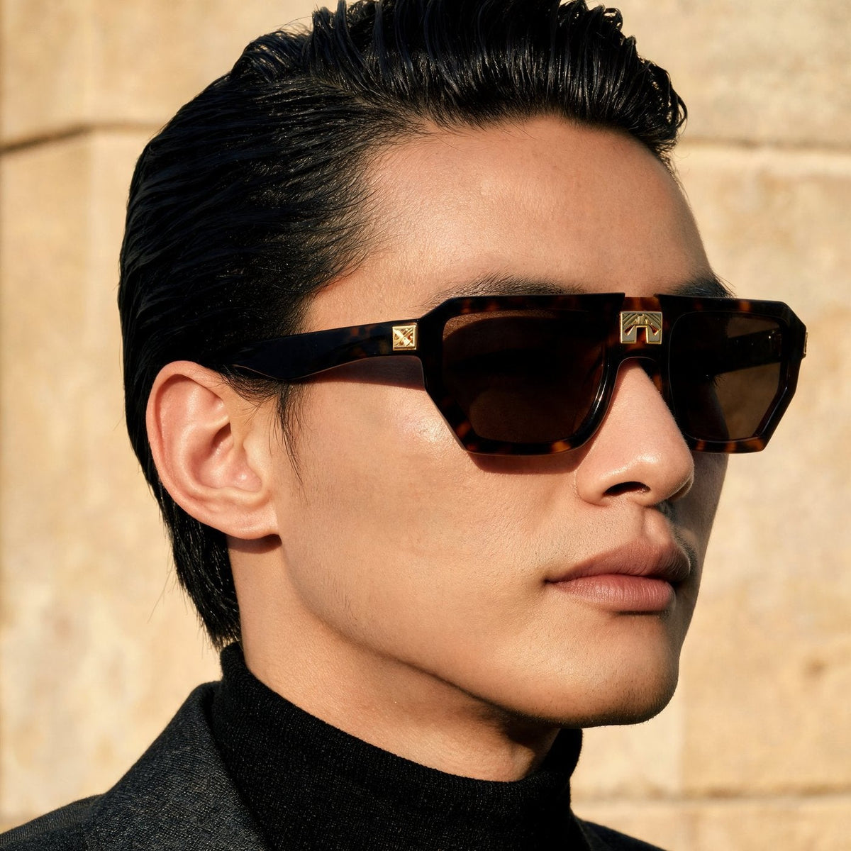 ARIA NOIR MONARCA Dark Tortoise sunglasses on model