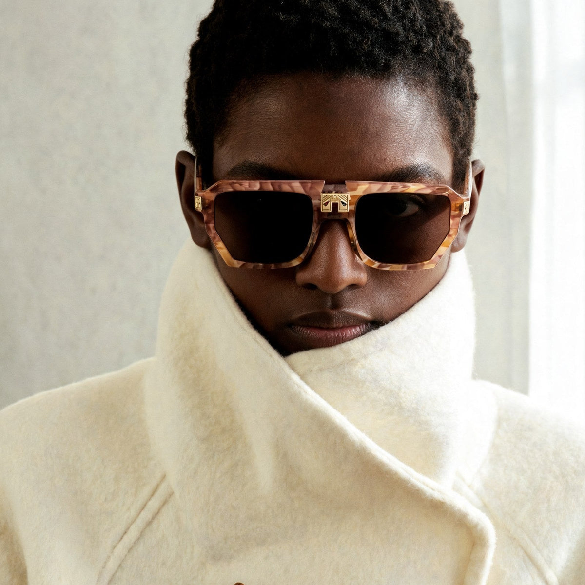ARIA NOIR MONARCA Dreamy Rose sunglasses fall campaign
