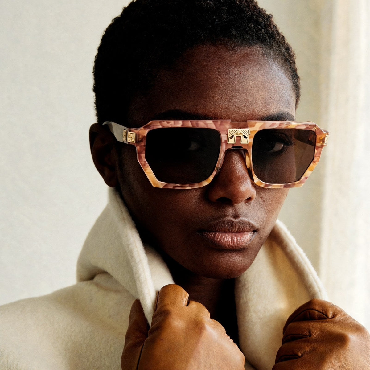 ARIA NOIR MONARCA Dreamy Rose sunglasses fall campaign