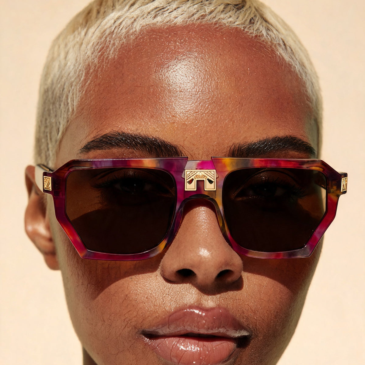 ARIA NOIR MONARCA Tutti Frutti sunglasses on model