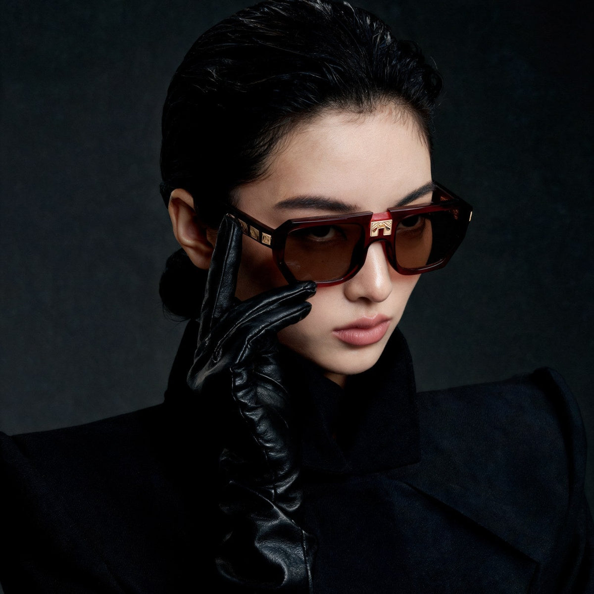 ARIA NOIR MONARCA Velvet Rose sunglasses fall campaign